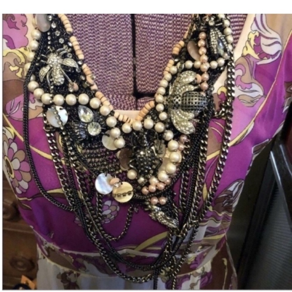 Ornate Massive Rhinestone Bee Dangle Chain Vintage Express necklace Stunning